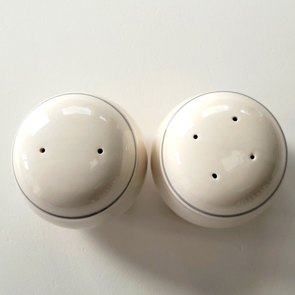 Keltcraft (Noritake) Kerry Spring Salt and Pepper - Picture 5 of 5